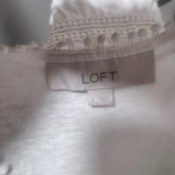 LOFT White V-Neck Sleeveless Blouse Size L - Picture 7 of 7